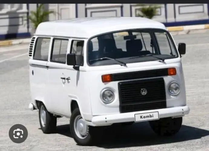 Faço pequenos frete kombi fechada