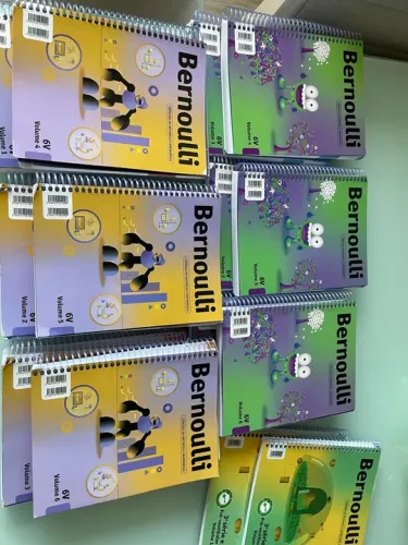 Livros 3º Ano e pré vestibular Bernoulli 2024