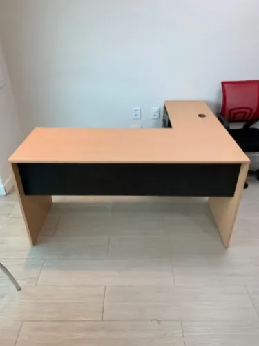 Mesa de escritório em L Nova. Fabricante!