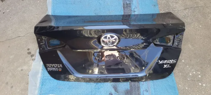 Tampa Traseira Yaris Sedan 2018 a 2022 Original