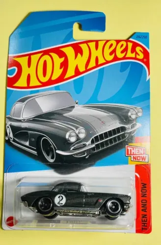 Hot Wheels - '62 Corvette - 216/250 - 5/10 Then And Now - carrinho miniatura
