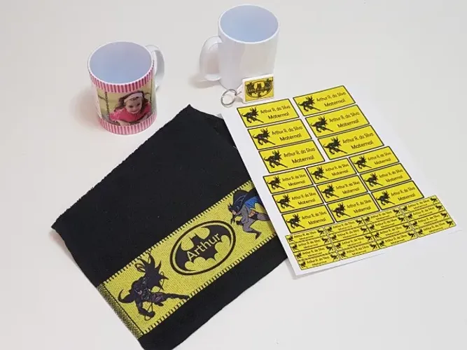 ETIQUETAS ADESIVAS PERSONALIZADAS
