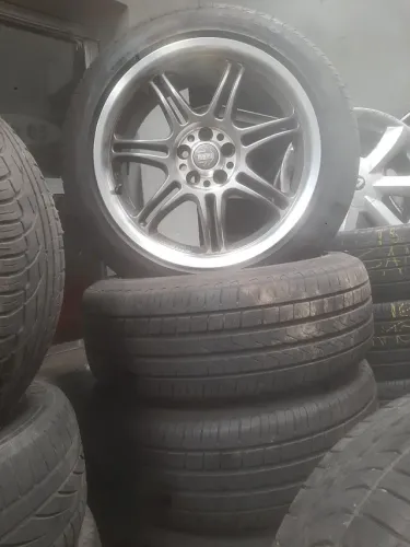 Roda aro 17 Momo Italy original diamantada com grafite fosco Pneu 215 50 17 Pirelli 5x100