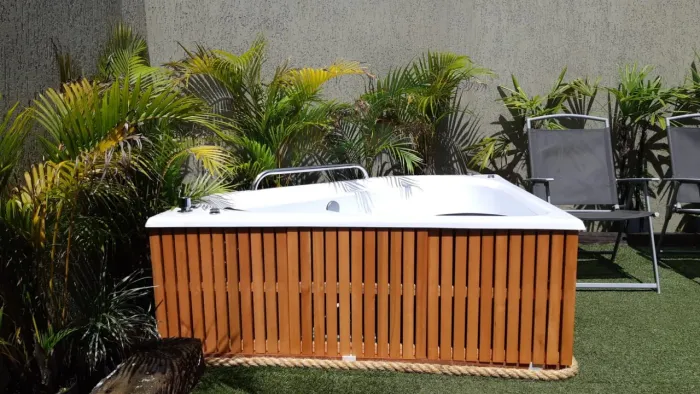 Instalação e manutenção em banheiras, piscinas e spas