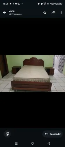 Cama casal em Mogno para pessoas de bom gosto; 4 gavetões, 2 criados, 01 super colchão.