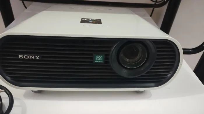 Projetor Sony VPL-ES5 sem lapada 