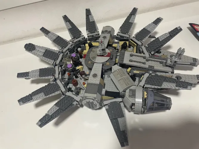 LEGO Millennium Falcon - Star Wars