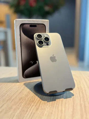 iPhone 15 Pro Max 256GB Cinza - Seminovo