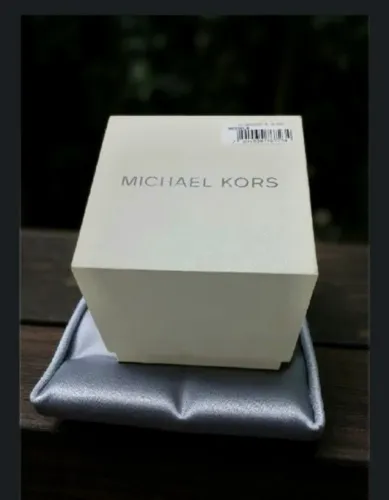 caixa vazia do relógio michael kors original.  suporta 1 relógio.  com forro por dentro.