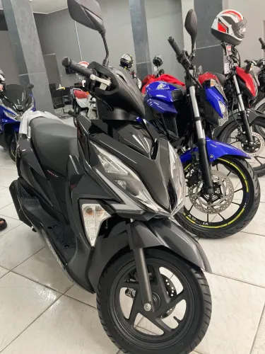Honda ELITE 125CC preta, três mil KM, nova e de procedência