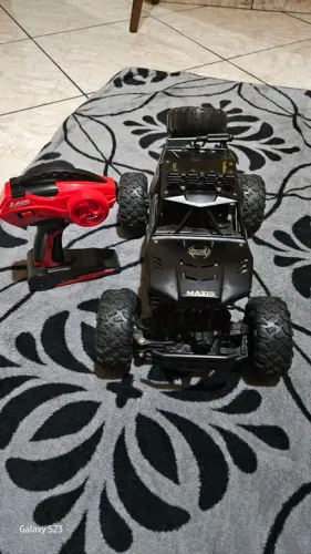 Carro de Controle Remoto 4x4