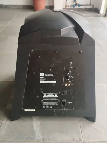 Subwoofer ativo JBL 150P