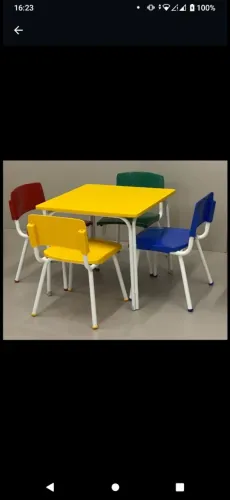 Conjunto Mesa e Cadeiras Infantil Colorido