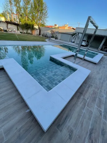Borda de piscina atérmica 