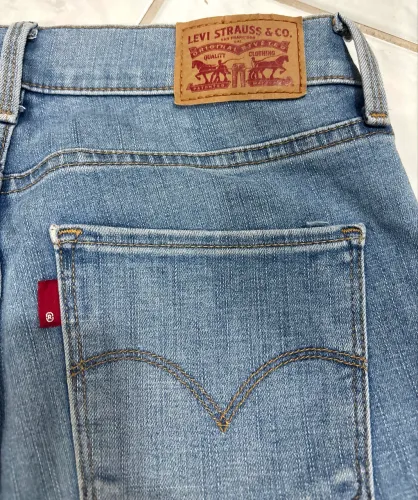 Calça Jeans Levi?s 311 Shaping Shinny Seminova Lavagem Média Tamanho 40