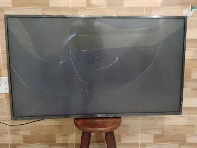 Smart tv para retirar pecas
