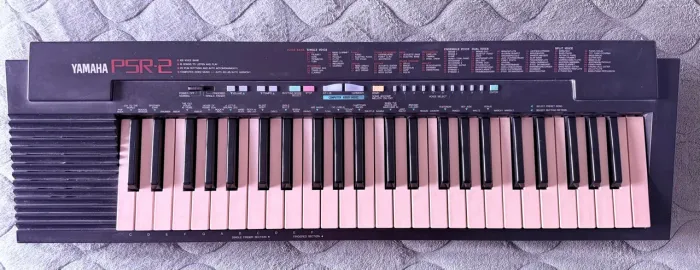 Teclado Yamaha PSR-2 - em excelente estado !!