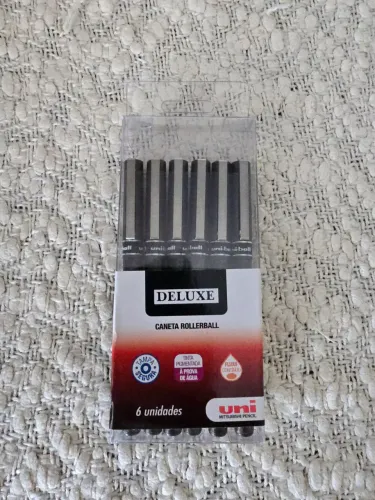 Canetas rollerball da marca Uni