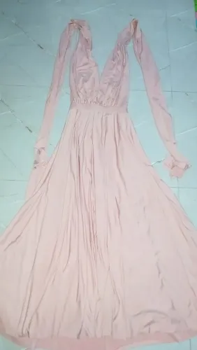 Vestido rosê longo  multiformas diversas amarrações.