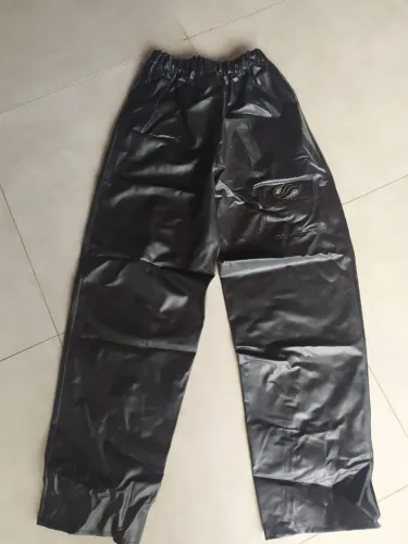 Calça Impermeável Preta Alba