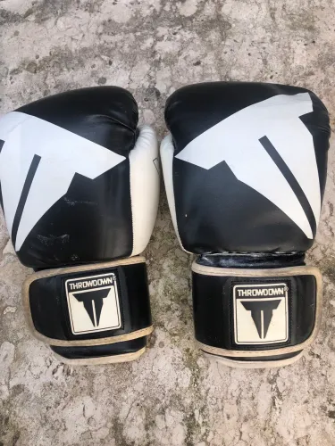 Luvas de Boxe Throwdown - 14 OZ