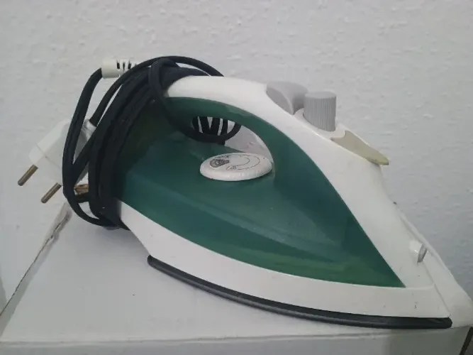 Passa-Roupa 220 V