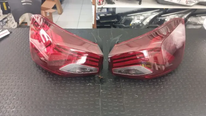 Lanterna Onix Sedan Led Par Novo
