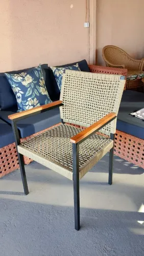 Cadeiras em corda nautica com braços com acabamento em madeira ! R$ 650 a unidade