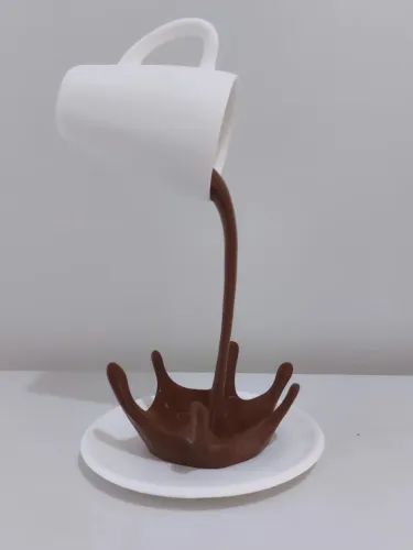 Escultura xícara flutuante criativa