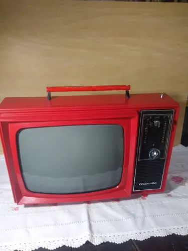 Tv colorado anos 70 ( preto e branco )
