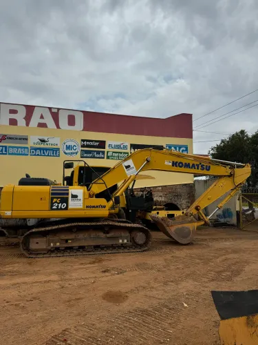 Escavadeira Hidráulica - Aluguel - Serviço de Terraplanagem, Demolição, Desmatamento 