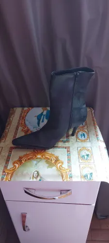 Bota Feminina de Couro Preta