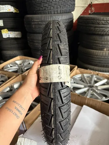 Pneu moto 100/90/18 traseiro sem câmara