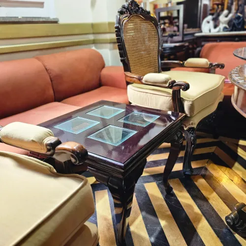 Moveis antigos, mesa de centro estilo Inglês,  antiguidades