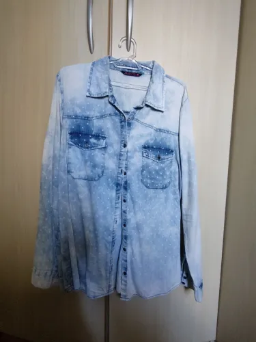 Camisa Jeans Azul Claro com estrelinhas