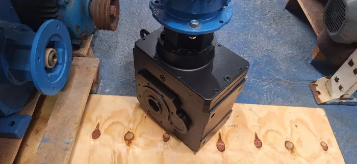 Motoredutor trifásico 3cv redução 1/134.