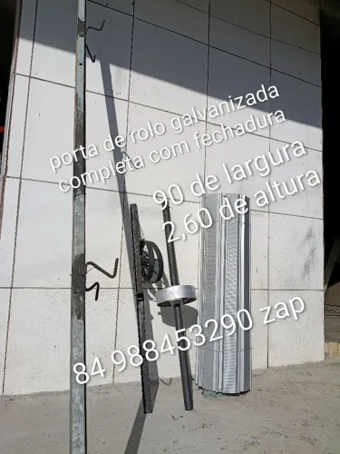 Porta de rolo galvanizada completa com fechadura