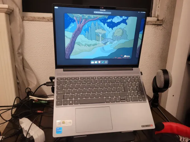 Lenovo Slim 3i 2 meses de uso.