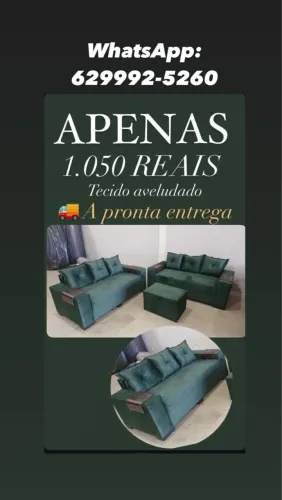 Sofá 3 lugares + Puff em tecido aveludado