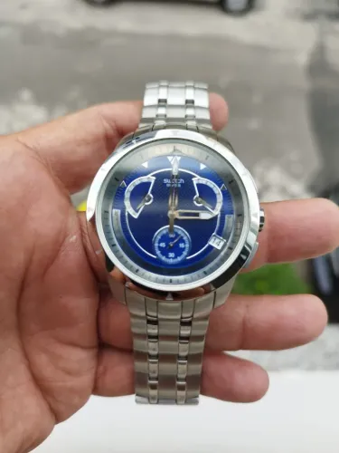 Relógio Swatch retrógrado azul 