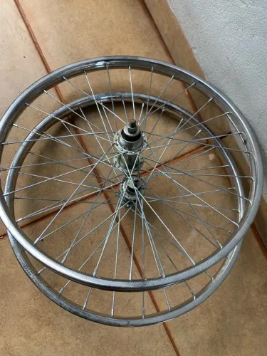 Par de rodas novas estoque antigo da Caloi Berlineta anos 80.