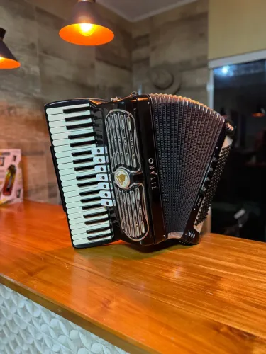 Acordeon Titano 