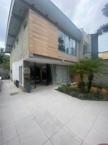 LINDA CASA DE CONDOMINIO A VENDA NO CAMORIM