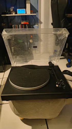 Toca-Discos Vinil VEDO Belt-Drive com Bluetooth e USB - Apenas 2 Meses de Uso (Impecável)