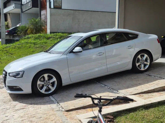 Jogo de rodas originais AUDI A5 2015 aro 17" com pneus em ótimo estado de conservação. 