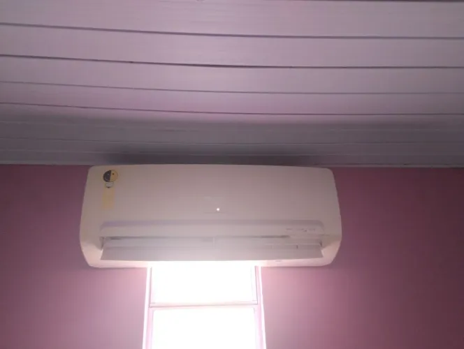 Vendo central de ar semi-nova