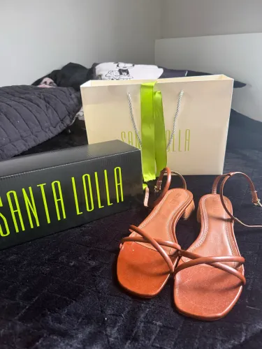 Sandália couro Santa Lolla nova 38 2026