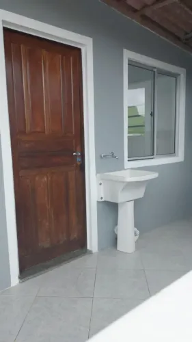 Alugo casa de 1 quarto e garagem Bairro Colônia Santana