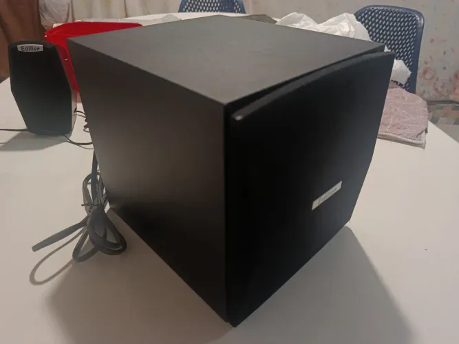 Caixas de som Edifier X200