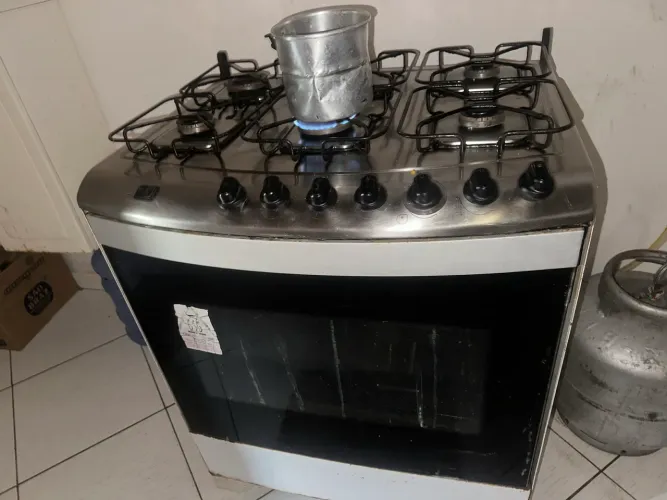 Fogão de 6 bocas